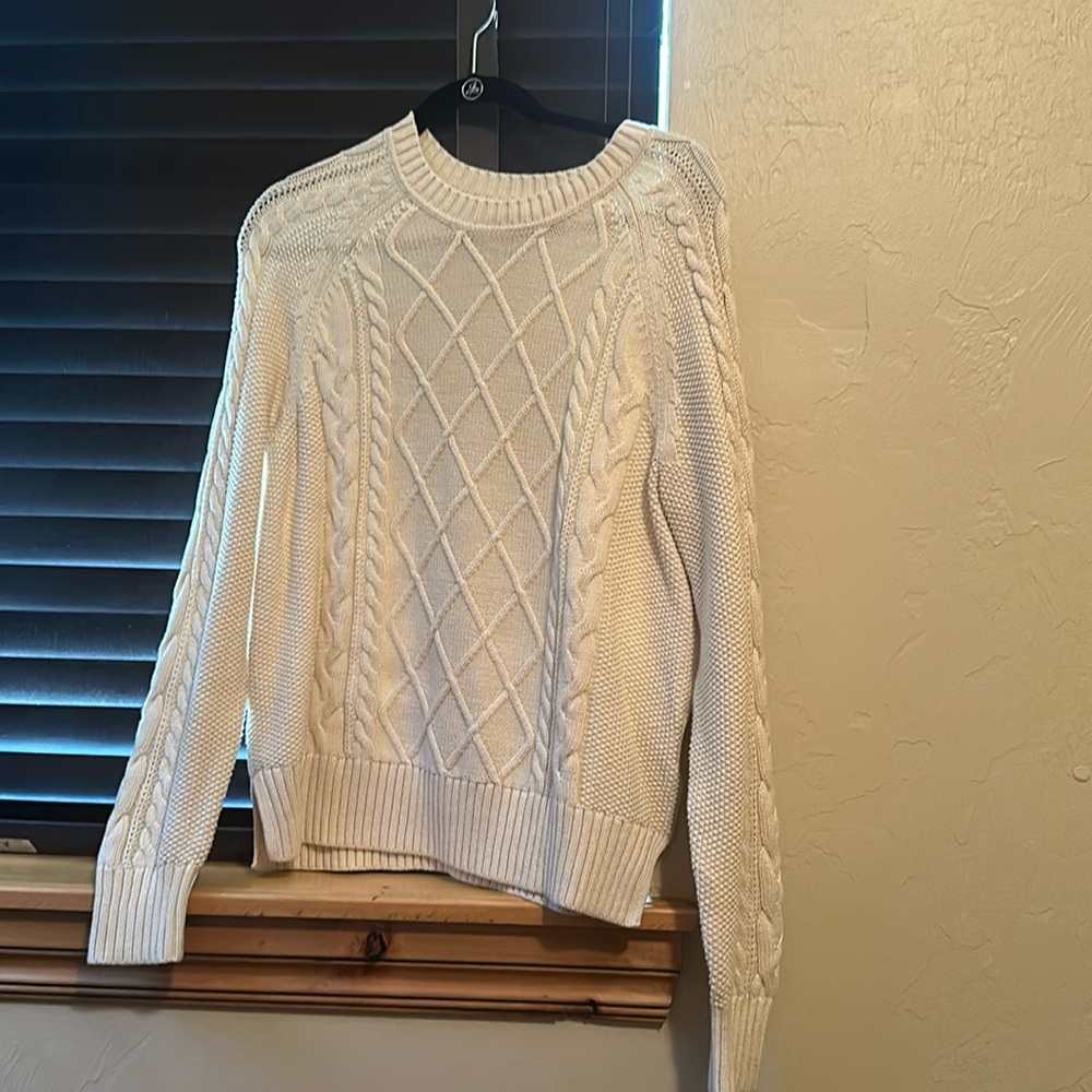 Tan Gap sweater size M.